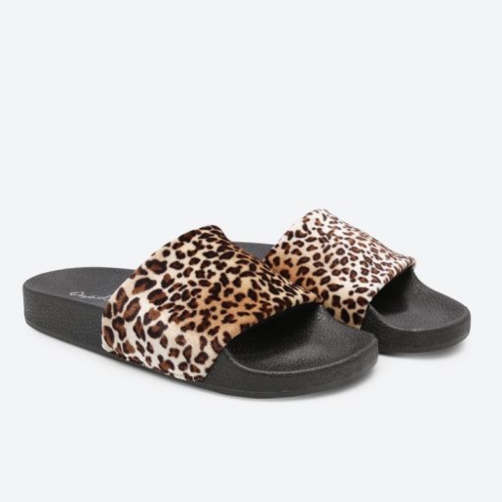 !! SIZE 5 LEFT !! Leopard Slides - Picture 3 of 5